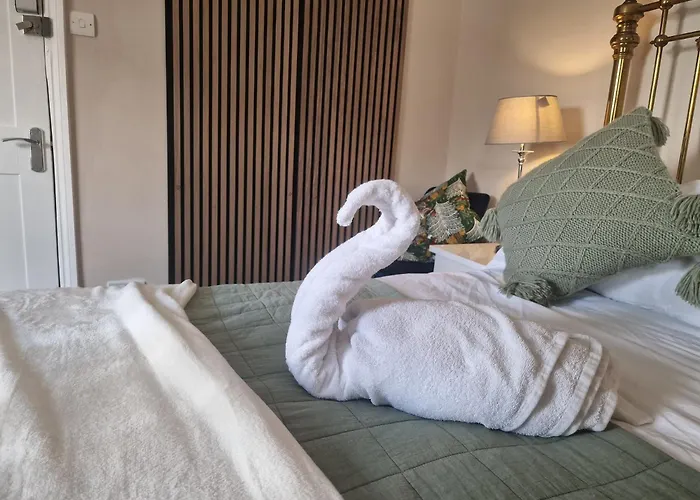 The Bean Apartment - Double Bedroom With Private Bathroom
